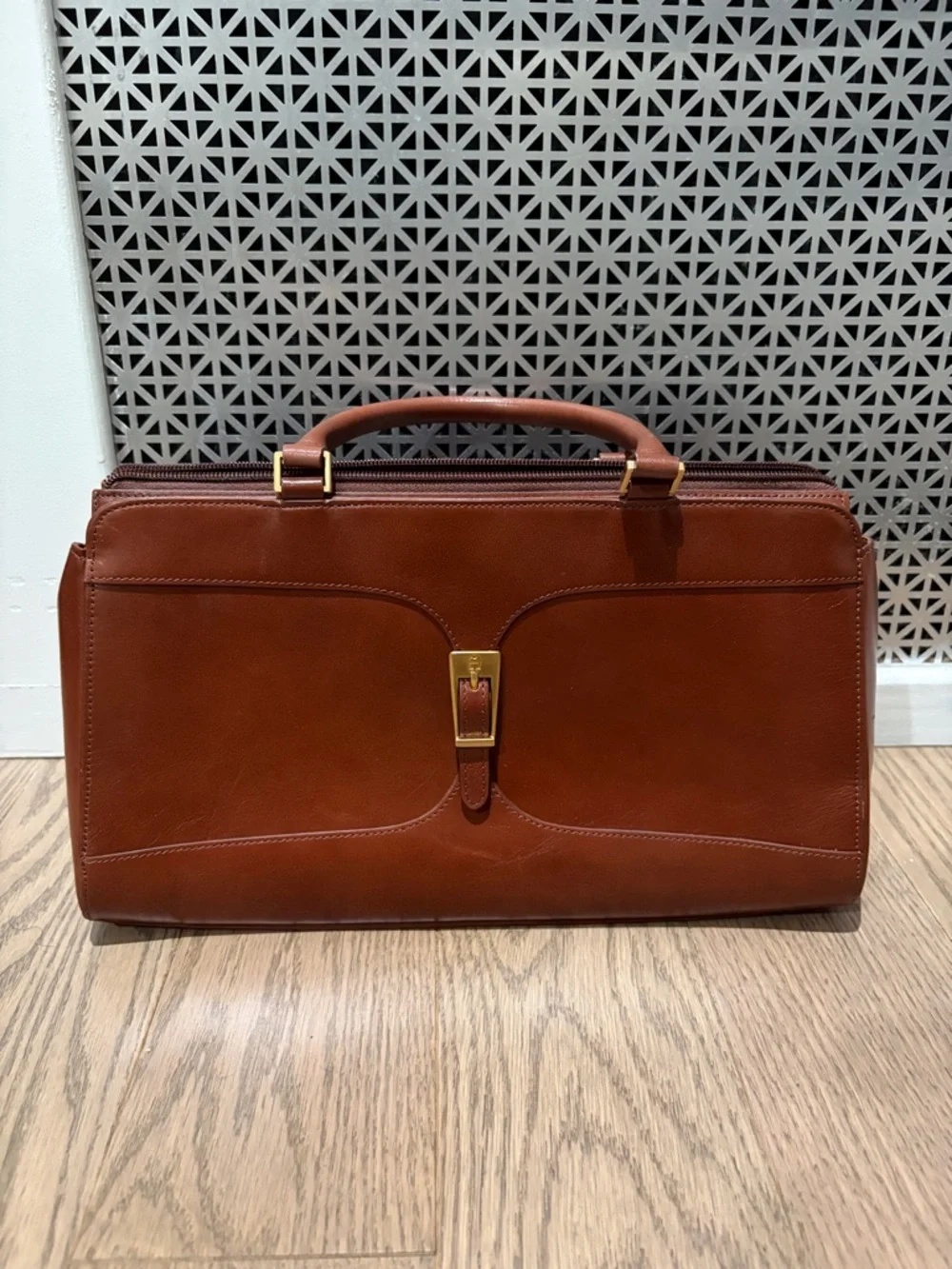 Vintage Etienne Aigner Bag - Picture 1 of 9